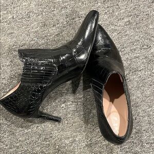 Zara Black Croc-Embossed Heels